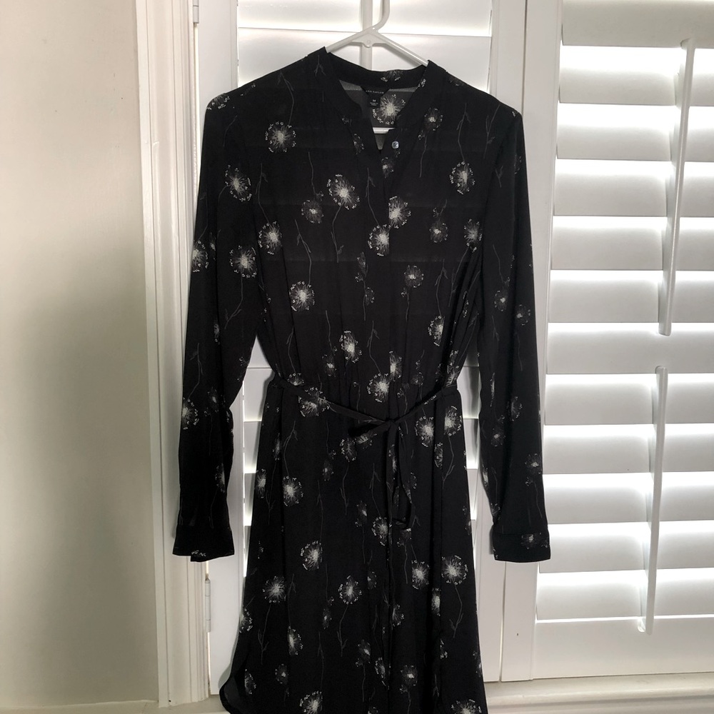 Ann Taylor shirt dress with tie belt (Size Med) - black/white floral